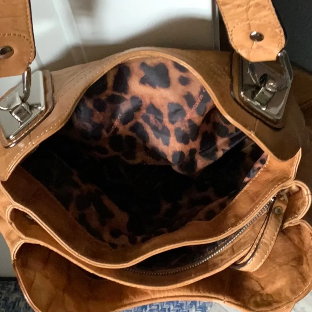 b. makowsky Brown Leather Shoulder Bag with Pleated Design - Picture 4 of 4